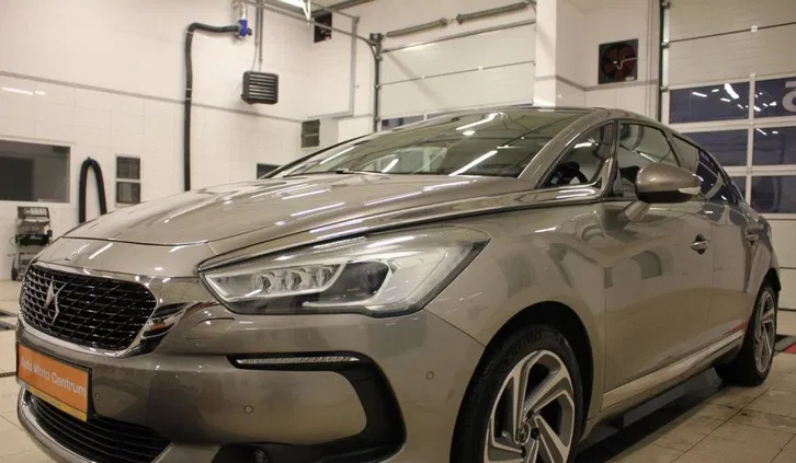 Citroen DS5 cena 58900 przebieg: 69556, rok produkcji 2015 z Gniezno małe 154